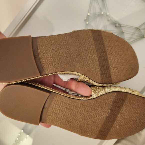 Sam Edelman Gold "Bambi" Slides. NIB. Size 6 - Picture 7 of 9